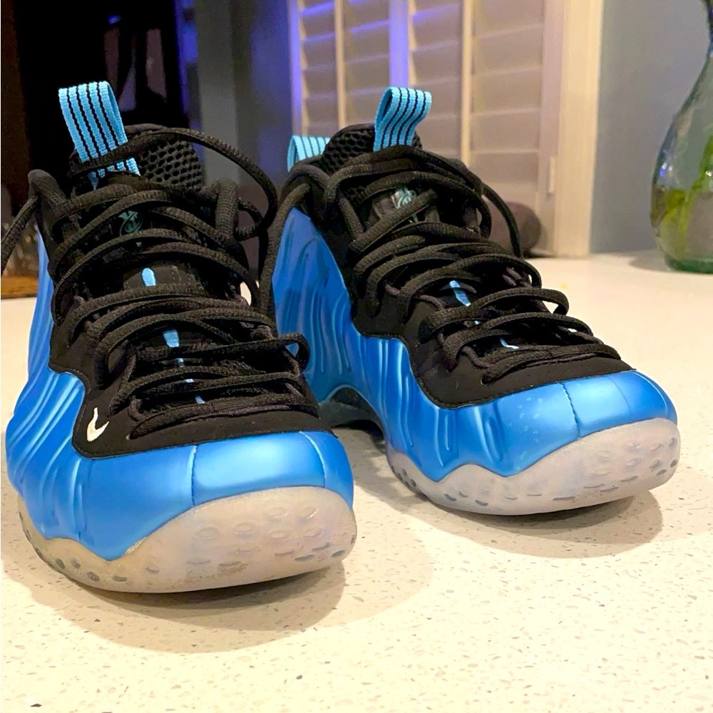 Nike foamposite university